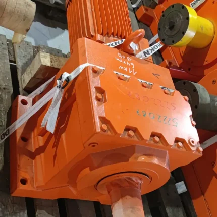 Motor electric trifazat cu reductor Bauer, 11kW 6.4rpm