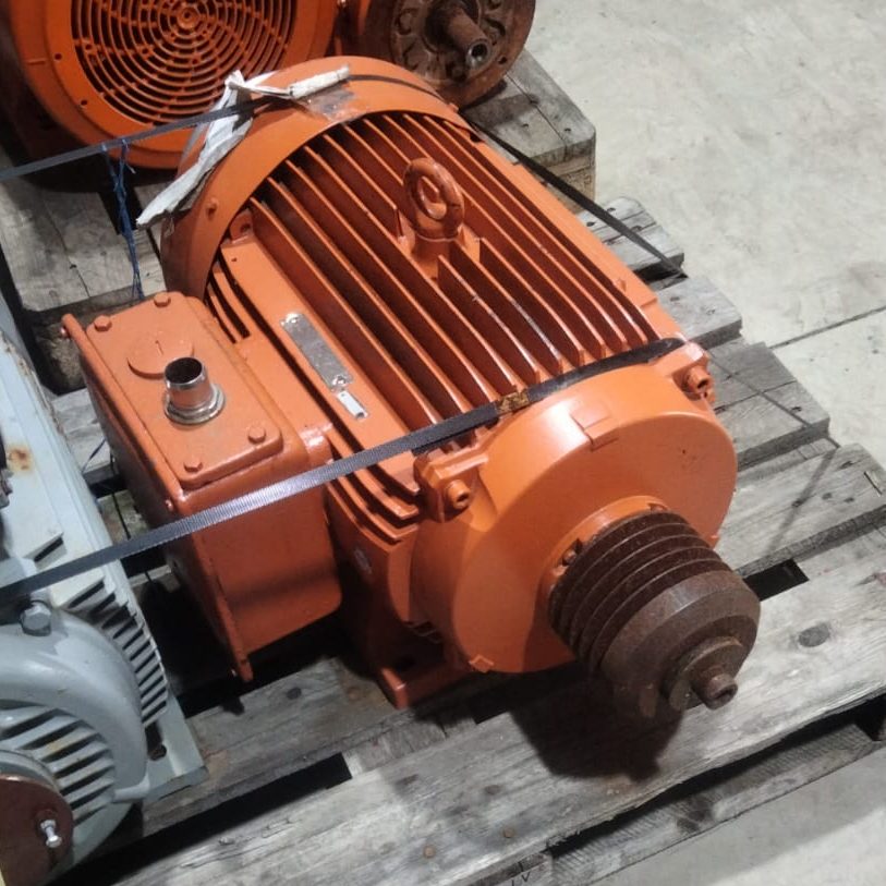 Lot 37-1 Motor electric trifazat AEG, 30kW 1500rpm - imagine 1