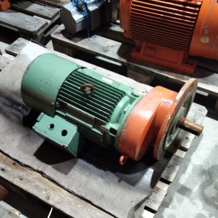 Motor electric cu reductor SEW 7.5kW 560rpm