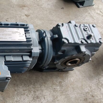Motor electric cu reductor SEW 0.75kW 30rpm