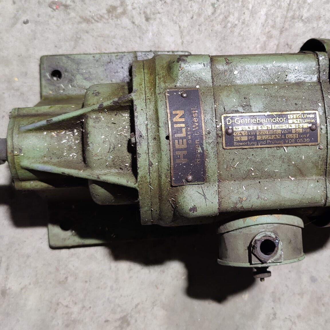 IMG_20240628_171657 Motor electric cu reductor Helin 0.45kW 270rpm - imagine 1