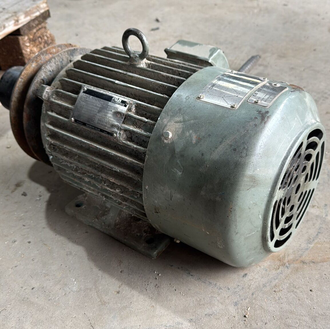 WhatsApp Image 2026-04-06 at 15.34.37 Motor electric trifazat Fuji 0.5/1.5kW 450/1500rpm - imagine 1