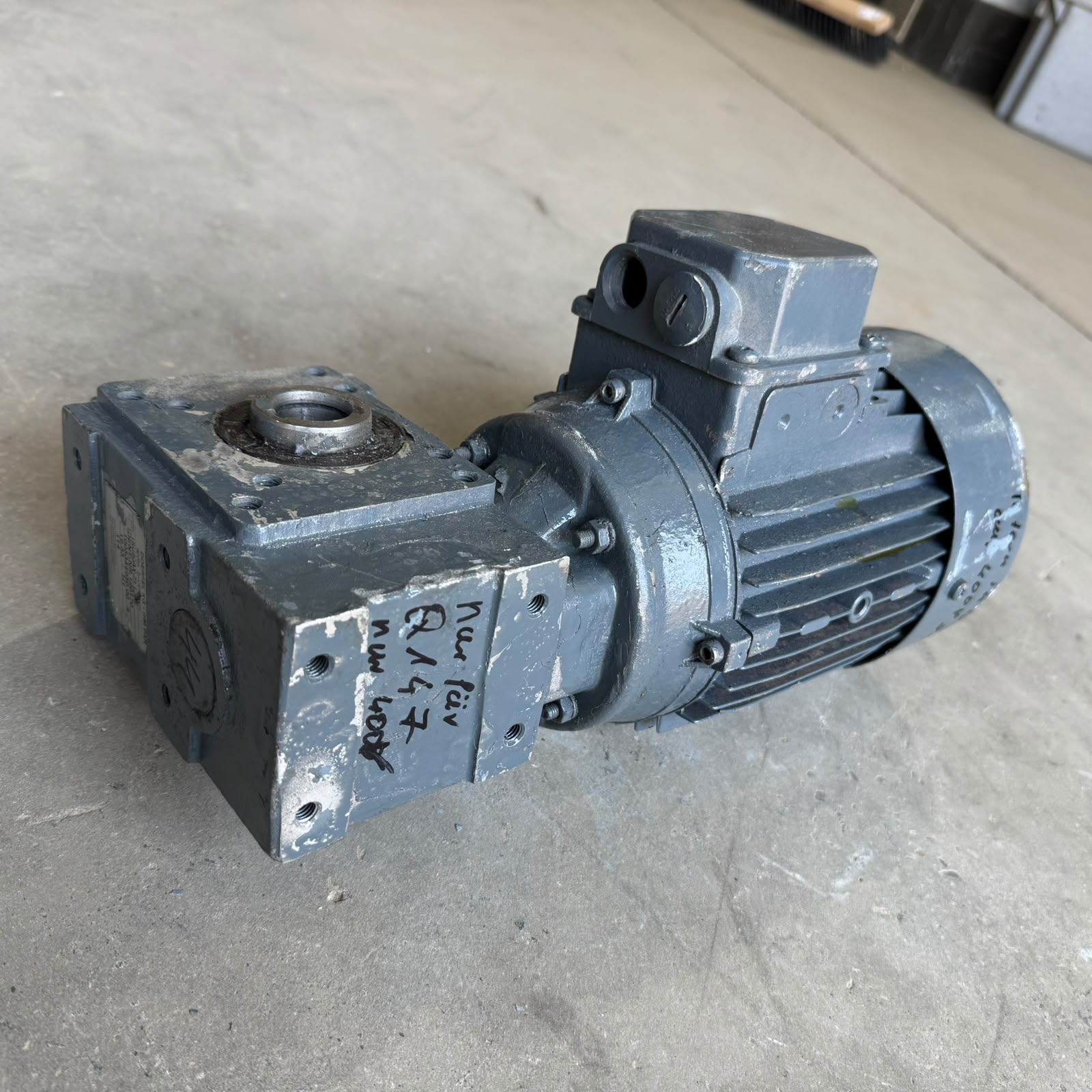 WhatsApp Image 2026-07-21 at 12.08.04 (2) Motor electric trifazat cu reductor Nord 0.55kW 111rpm - imagine 1