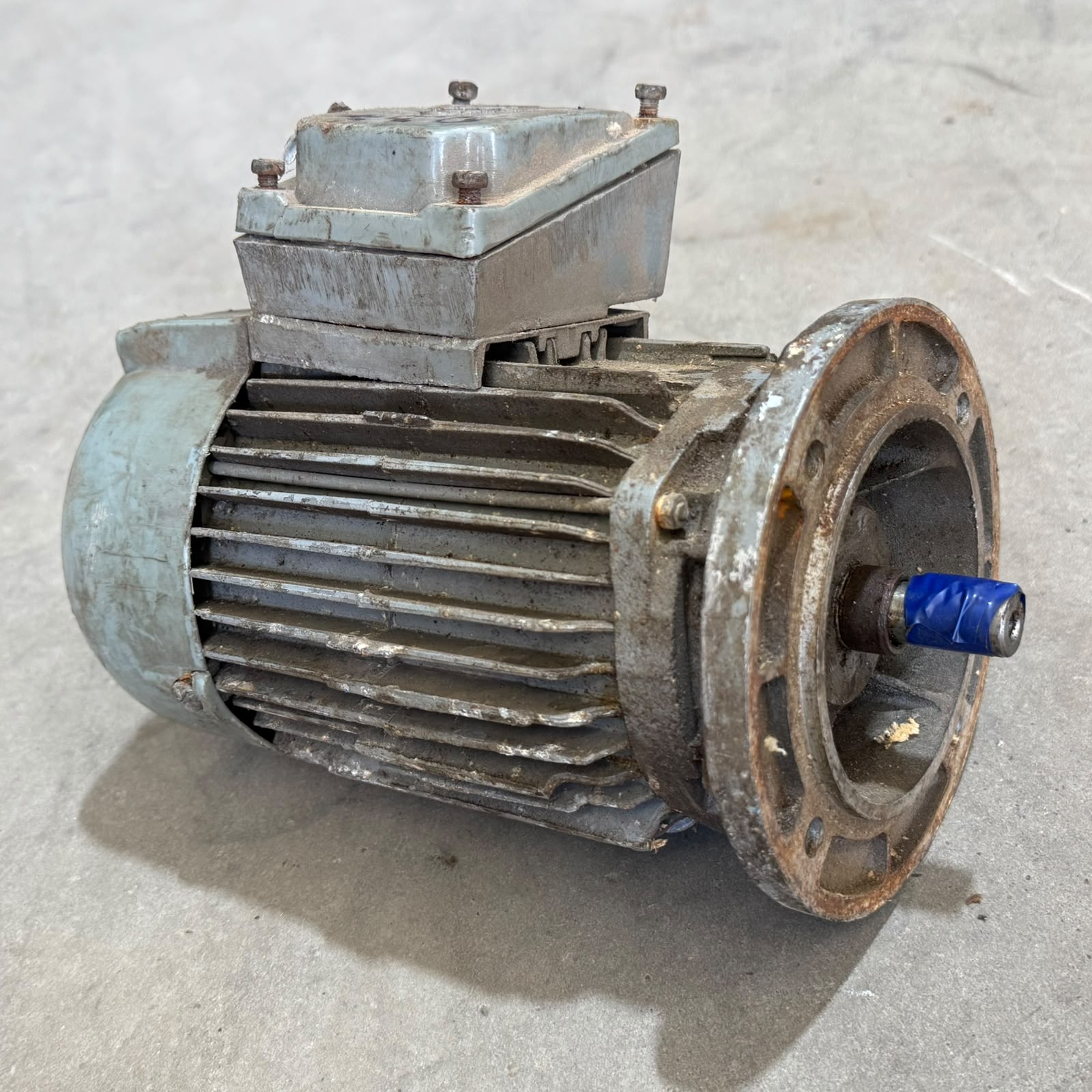 WhatsApp Image 2026-07-21 at 14.18.08 Motor electric trifazat romanesc, 0.37kW 1500rpm - imagine 1